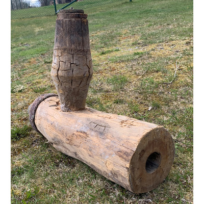 SLM 18261 - Pump av trä från Trosa
