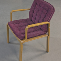 SLM 36960 1-4 - Karmstol med ställ av böjträ, Kinnarps 1993