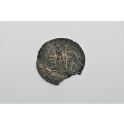SLM 21317 1 - Arabisk silvermynt, 800-tal, från gravfält nr 4, grav 1 i Nybble by, Överselö