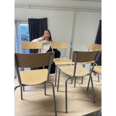 SLM D2023-0295 - Josephine Schramm Nilsson i ett klassrum på Europaskolan Rogge i Strängnäs