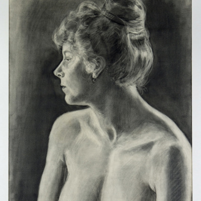 SLM 24209 - Kolteckning, halvporträtt av ung kvinna, Adolf Stern