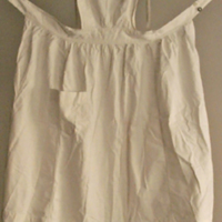 SLM 31033 - Förkläde av vit bomull, märkt 