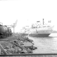 SLM POR53-3042-1 - Besöks av 2 stora tankfartyg + telegrafist.