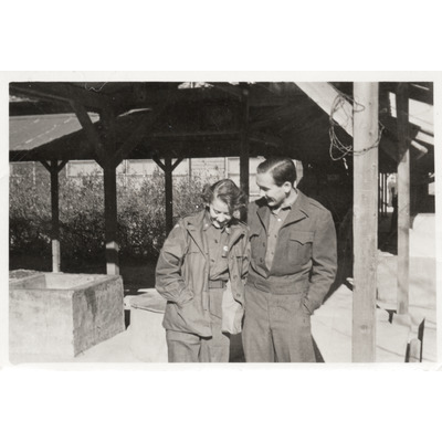 SLM P2021-0126 - Karl Grunewald (1921-2016) och hans blivande fru Kristina i Korea