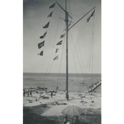 SLM P2022-0089 - Strand vid havet, 1930/40-tal