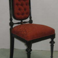 SLM 7709 - Svartmålad stoppad stol med röd klädsel, nyrenässans/nygustaviansk