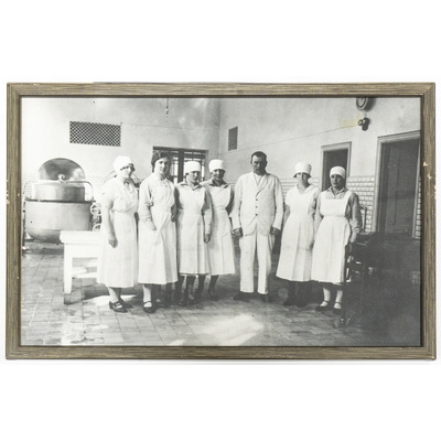 SLM 59128 1 - Inramat fotografi, personal på Sundby sjukhus vid Strängnäs, 1920-tal