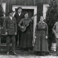 SLM M032764 - Husby-Oppunda prästgård, Gerda Lewerén, Sigrid Sterner, Gerda Eriksson, Pettersson och Arvid Jansson, 1920-tal