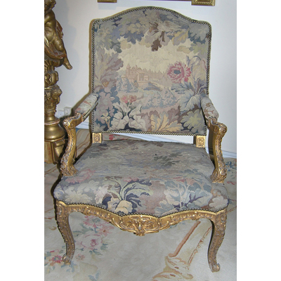 SLM 7106 2 - Karmstol med guldlackerat ställ och gobelängtyg, kopia av Louis XV-stil
