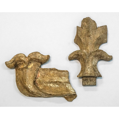 SLM 13830 1-2 - Troligen delar av kröning till altarskåp eller helgonskåp, 14/1500-tal