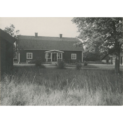 SLM R492-87-2 - Vänga gård år 1948