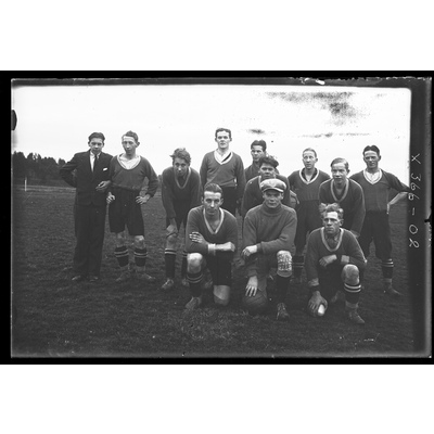 SLM X366-02 - Fotbollsspelare vid Åsa folkhögskola