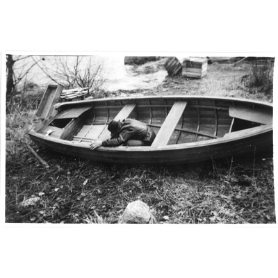 SLM R980-92-6 - Kalle skrapar båten ca 1950