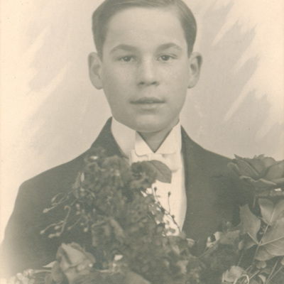 SLM P2015-696 - Arne Wohlins konfirmationsfoto, 1923-1924.