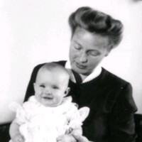 SLM A18-2 - Porträtt av kvinna och barn, 1950