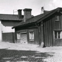 SLM M033668 - Hörnet Östra Kvarngatan och Skjutsaregatan i Nyköping, tidigt 1900-tal