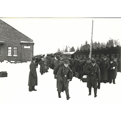 SLM P2017-0318 - Röda Korsets sjukhuståg 1942, vid Torneås tågstation med lätt sårade
