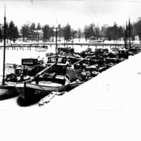 SLM R51-85-8 - Båtar i Breviken, Oxelösund, 1940-tal