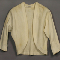 SLM 22779 - Jacka av vit bomullstrikå med kimonoärm