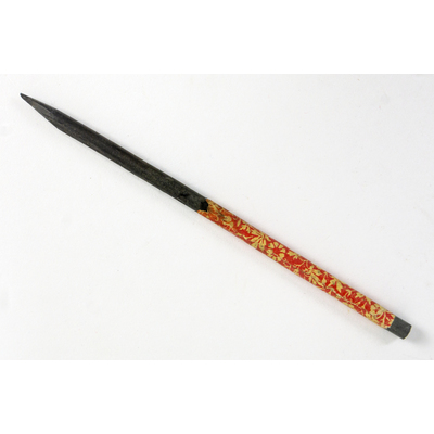 SLM 53318 - Griffelpenna tillverkad av grafit, delvis klädd med blommigt papper