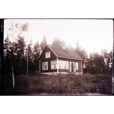SLM X492-81 - Hus i skogen