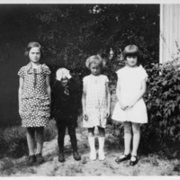 SLM P09-736 - Inga Jansson med andra barn, 1930-tal