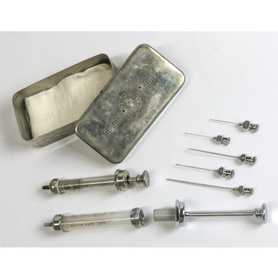 SLM 53543 1-9 - Dosa av nickel med injektionssprutor och kanyler