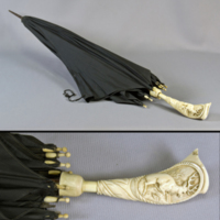 SLM 3042 - Paraply med rikt dekorerad krycka av elfenben, från Arnö gård, Nyköping