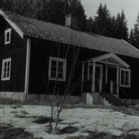 SLM P08-2168 - Anna Johanssons hus Solbacka i Lid, tidigt 1960-tal