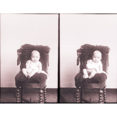 SLM X1163-78 - Ateljéfoto, porträtt på ett spädbarn