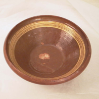 SLM 31572 - Fat, spillkum av keramik, insidan glaserad och dekorerad med ringeldekor