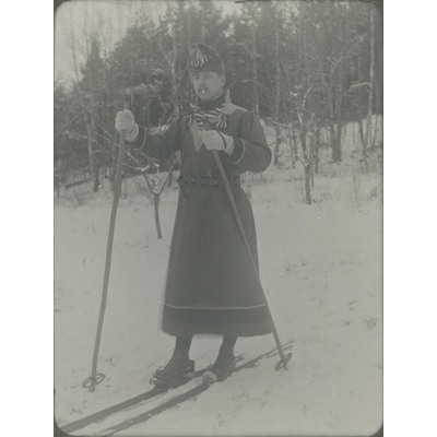 SLM P09-1475 - Artur Lundqvist på skidor