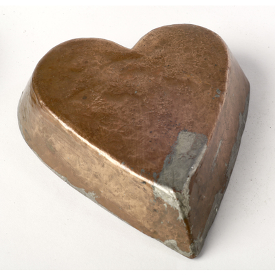 SLM 1758 - Bakelseform av koppar i form av ett hjärta, 10,1 cm, från Lunda socken