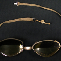 SLM 14105 2 - Goggles, skyddsglasögon, som tillhört en automobilmössa från 1900-talets början