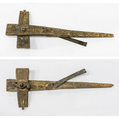 SLM 4254 - Sadelmakarverktyg, kallad klämma, från Sköldinge och daterad 1733