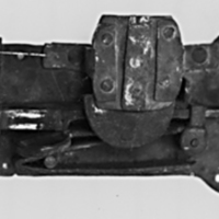 SLM 25139 - Dörrlås med handsmidda nitar