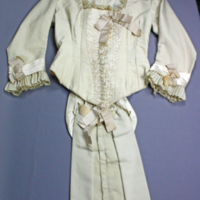 SLM 9400 1-2 - Elins brudklänning från 1880