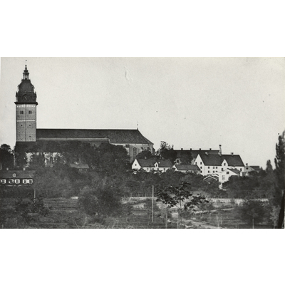 SLM SEM_B64-5aR - Domkyrkan i Strängnäs från syd omkring 1870.