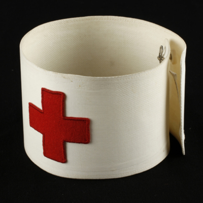 SLM 23055 4 - Armbindel, Röda Korset, har tillhört Margareta Björcke (1911-2007)
