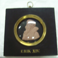 SLM 11260 2 - Kungaporträtt av rosa vax, inramat, Erik XIV