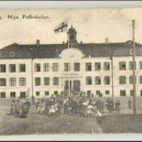 SLM R17-88-1 - Vykort, Nya Folkskolan, Nyköping