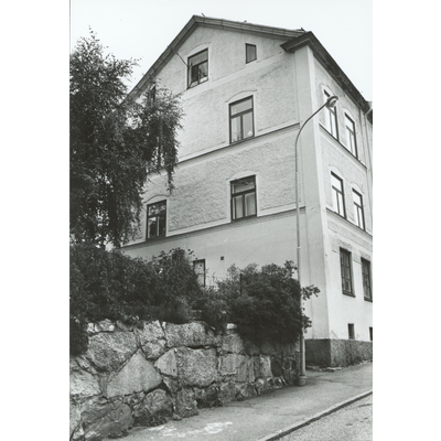 SLM SEM_A7831-26 - Klostergatan 26 i Strängnäs, trevånings hyreshus