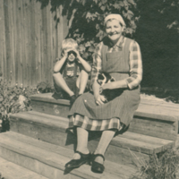 SLM M015402 - Carl Otto och Eleonora Karlsson på Årby, juli 1940