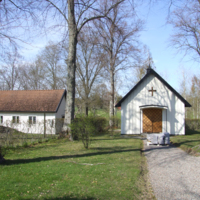 SLM D10-1319 - Råby-Rönö kyrka. Gravkapellet nordväst om kyrkan.