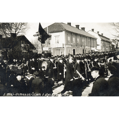 SLM R569-87-9 - 1 maj-demonstration i Nyköping, 1917