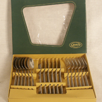 SLM 31469 1-19 - Förpackning med skedar, gafflar och knivar av rostfritt stål, Gense