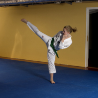 SLM D08-590 - Madelene Österlund tränar Taekwondo.