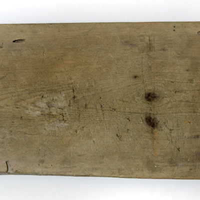 SLM 15437 - Skärbräda av trä med konformat handtag