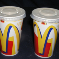 SLM 33770 1-4 - Pappmugg för coca cola, McDonald's logotype, från 2005