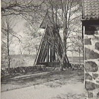 SLM M013143 - Klockstapel vid Nykyrka kyrka år 1944